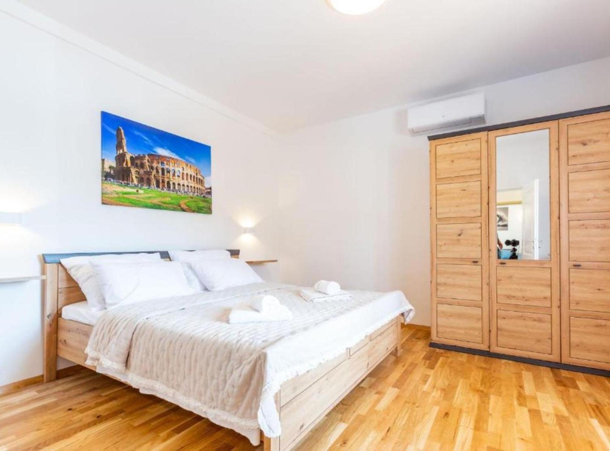 Peaceful Murvica Pool, Garden, And Modern Comfort Apartman *