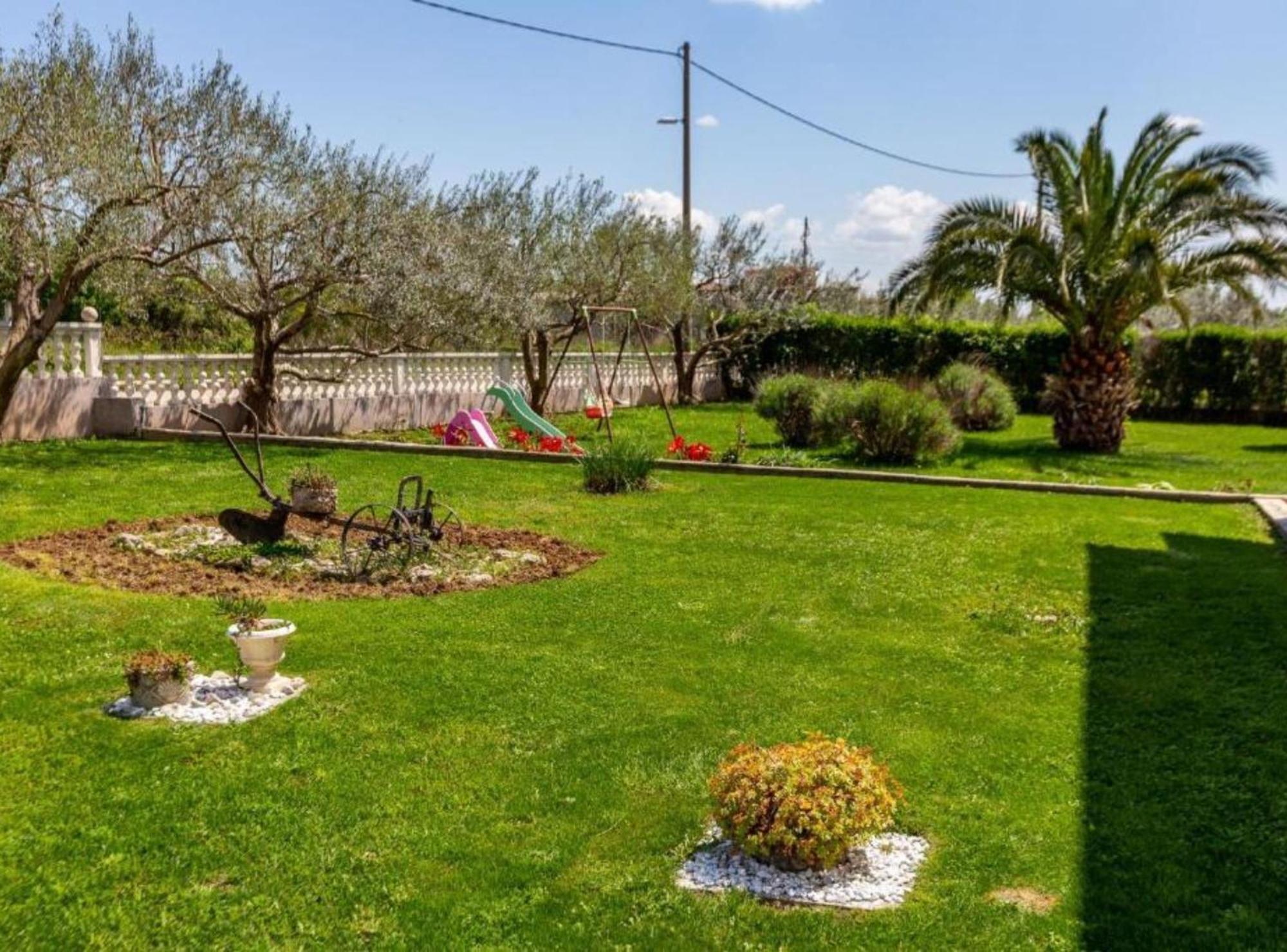 Apartman Peaceful Murvica Pool, Garden, And Modern Comfort