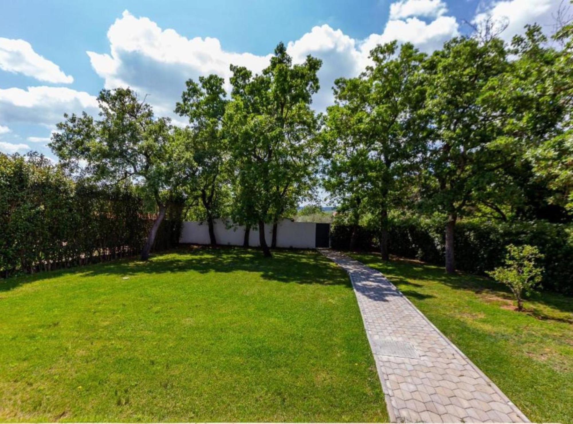 Peaceful Murvica Pool, Garden, And Modern Comfort Apartament