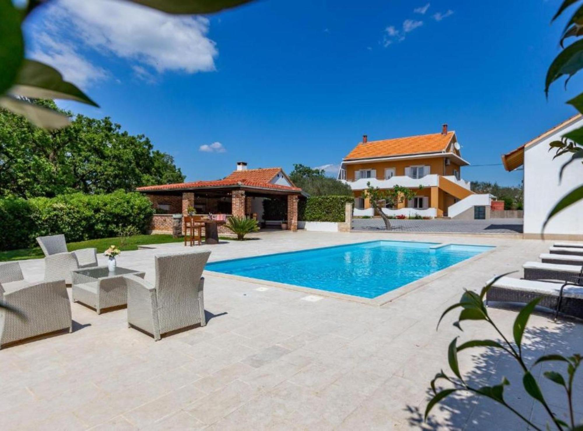 Apartament Peaceful Murvica Pool, Garden, And Modern Comfort